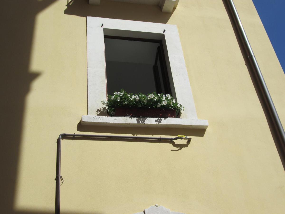 B&B Regina Margherita LʼAquila Buitenkant foto