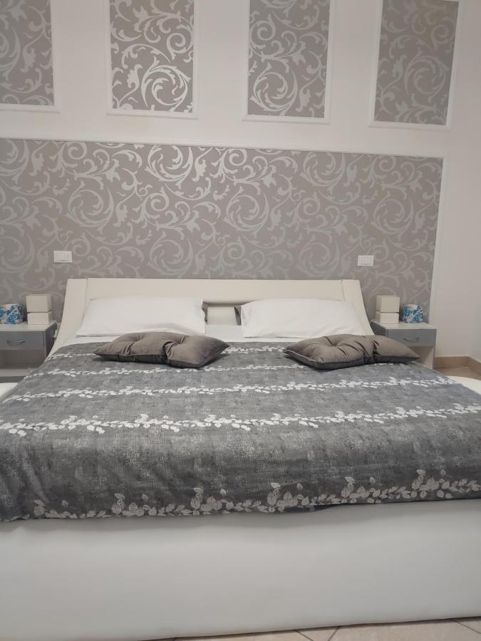 B&B Regina Margherita LʼAquila Buitenkant foto